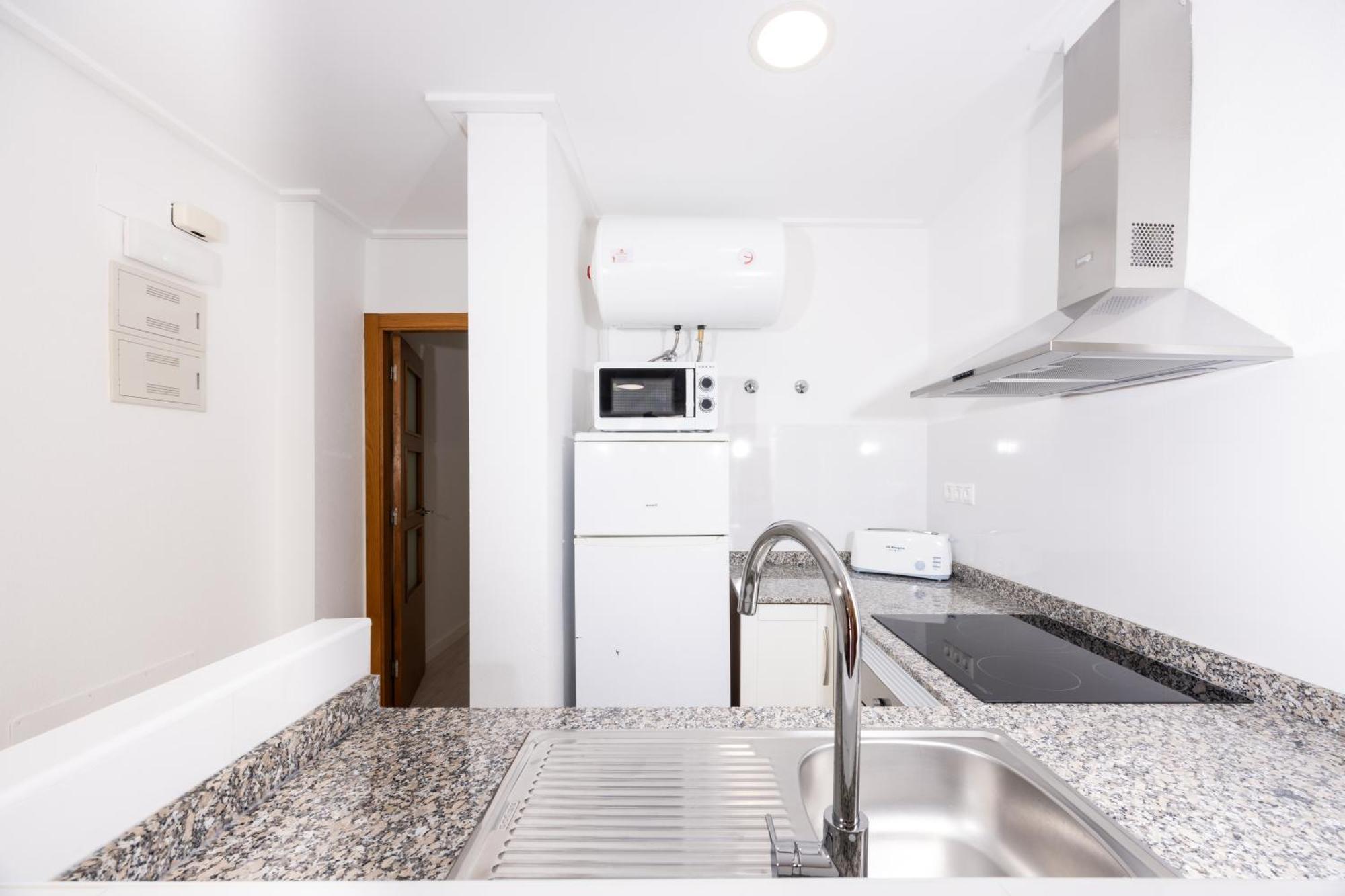 Apartamentos Marina Playa De Torrevieja By Apartamentos Torrevieja Exterior photo